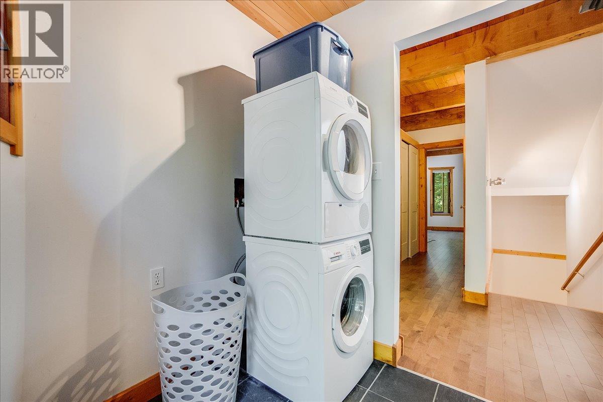 5631 Longbeach Road, Nelson, British Columbia  V1L 6N9 - Photo 40 - 10359069