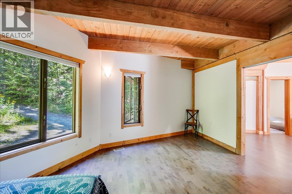 5631 Longbeach Road, Nelson, British Columbia  V1L 6N9 - Photo 27 - 10359069