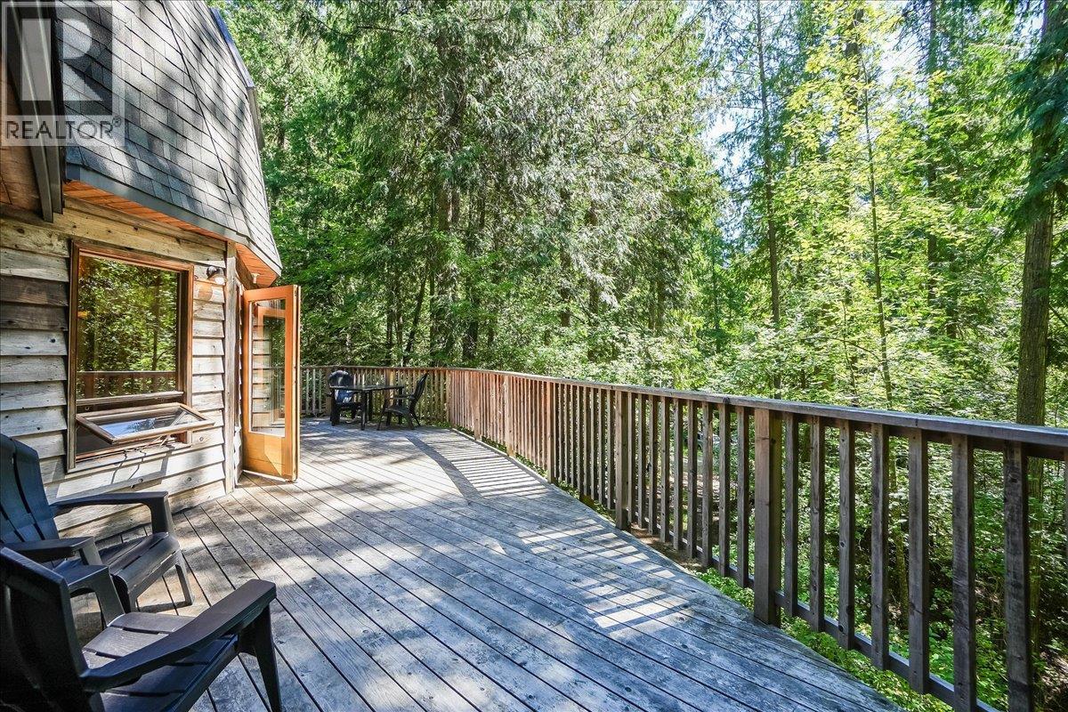 5631 Longbeach Road, Nelson, British Columbia  V1L 6N9 - Photo 12 - 10359069