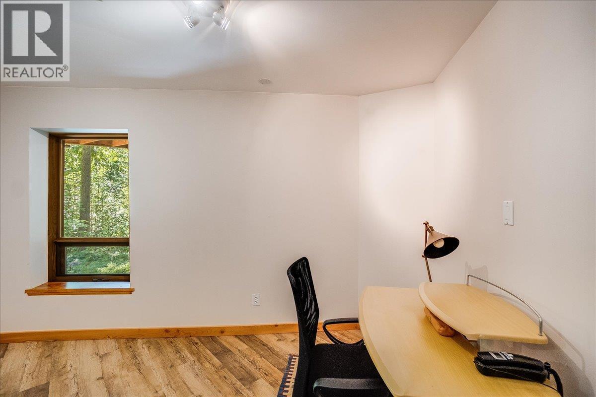 5631 Longbeach Road, Nelson, British Columbia  V1L 6N9 - Photo 60 - 10359069