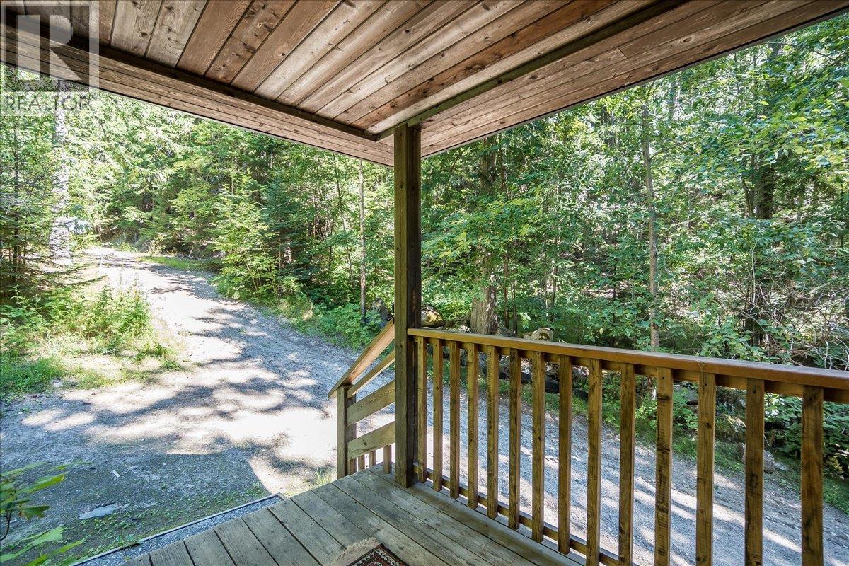 5631 Longbeach Road, Nelson, British Columbia  V1L 6N9 - Photo 68 - 10359069