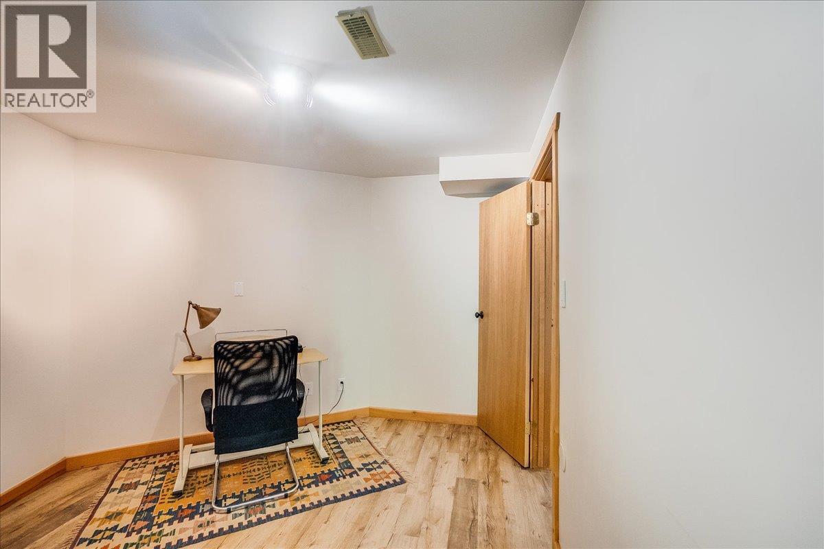 5631 Longbeach Road, Nelson, British Columbia  V1L 6N9 - Photo 61 - 10359069