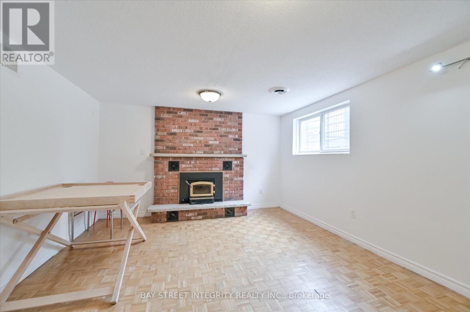 197 Garden Avenue, Richmond Hill, Ontario  L4C 6L8 - Photo 35 - N12346519