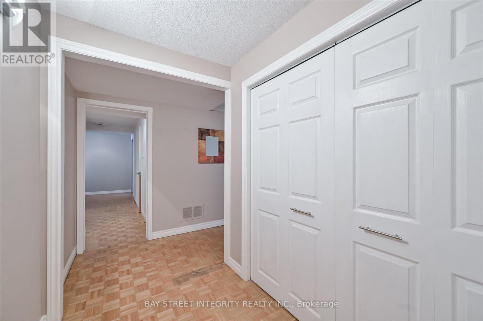 197 Garden Avenue, Richmond Hill, Ontario  L4C 6L8 - Photo 31 - N12346519