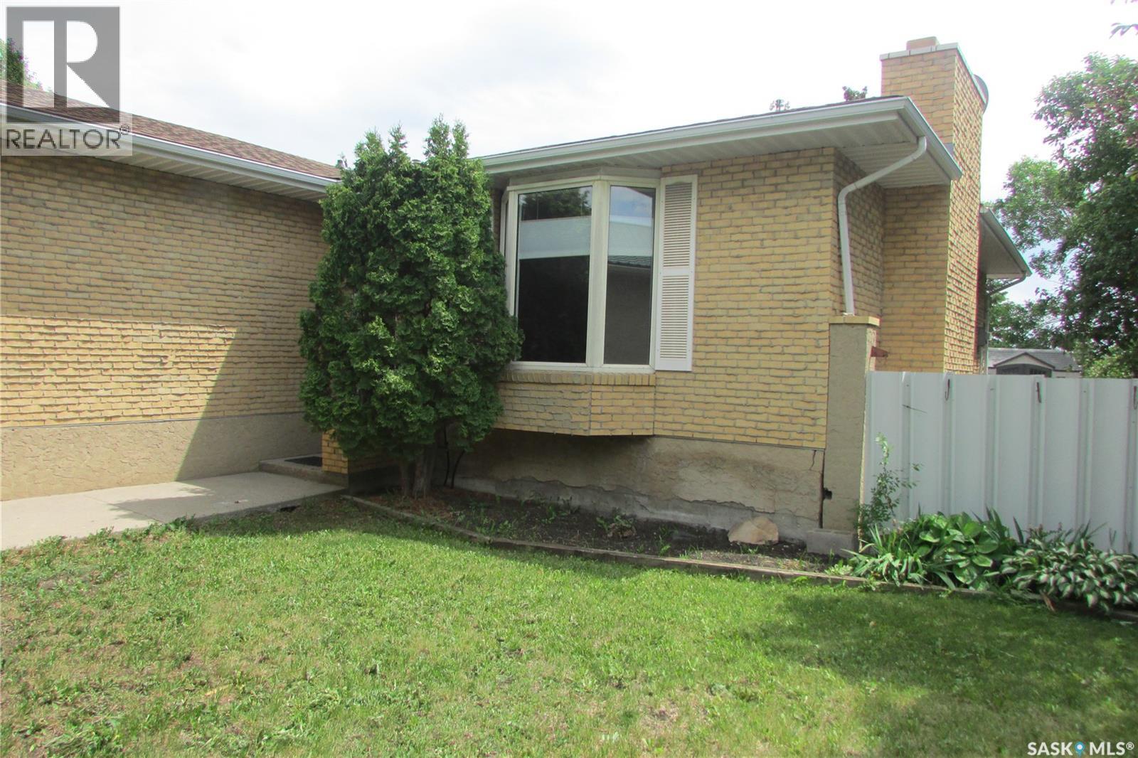 286 Froom Crescent, Regina, Saskatchewan  S4N 1B7 - Photo 1 - SK010975