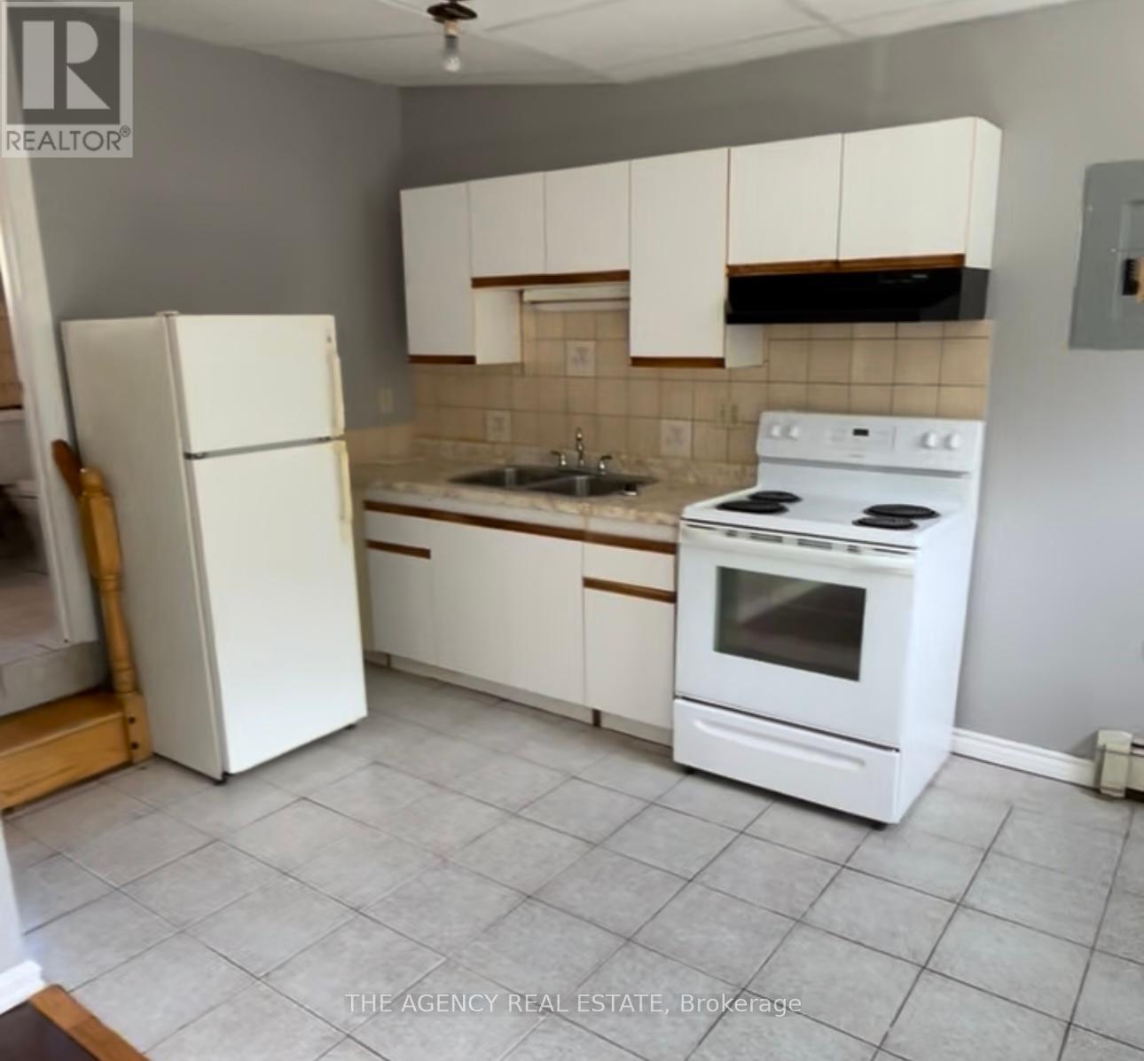 720 Dundas Street, London East (East G), Ontario  N5W 2Z4 - Photo 2 - X12346846