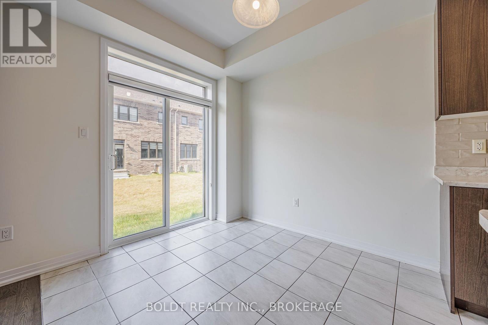 122 Brighton Lane, Thorold, Ontario  L2V 0N7 - Photo 12 - X12346811