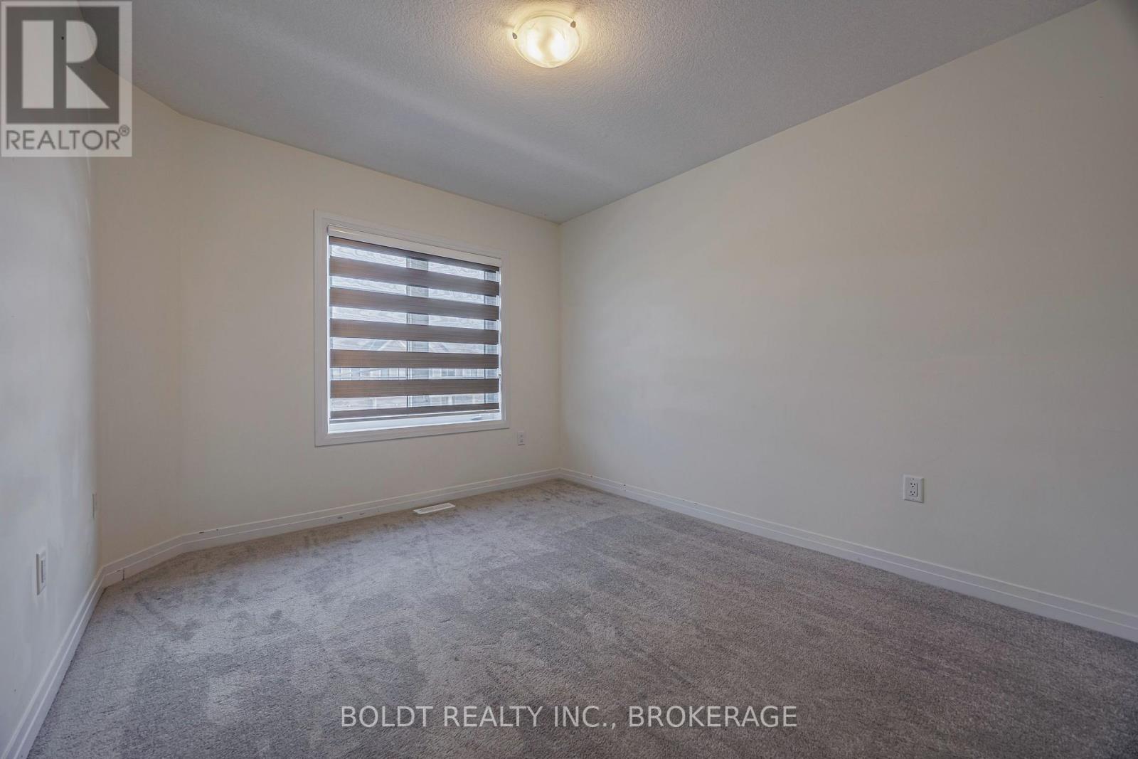122 Brighton Lane, Thorold, Ontario  L2V 0N7 - Photo 18 - X12346811