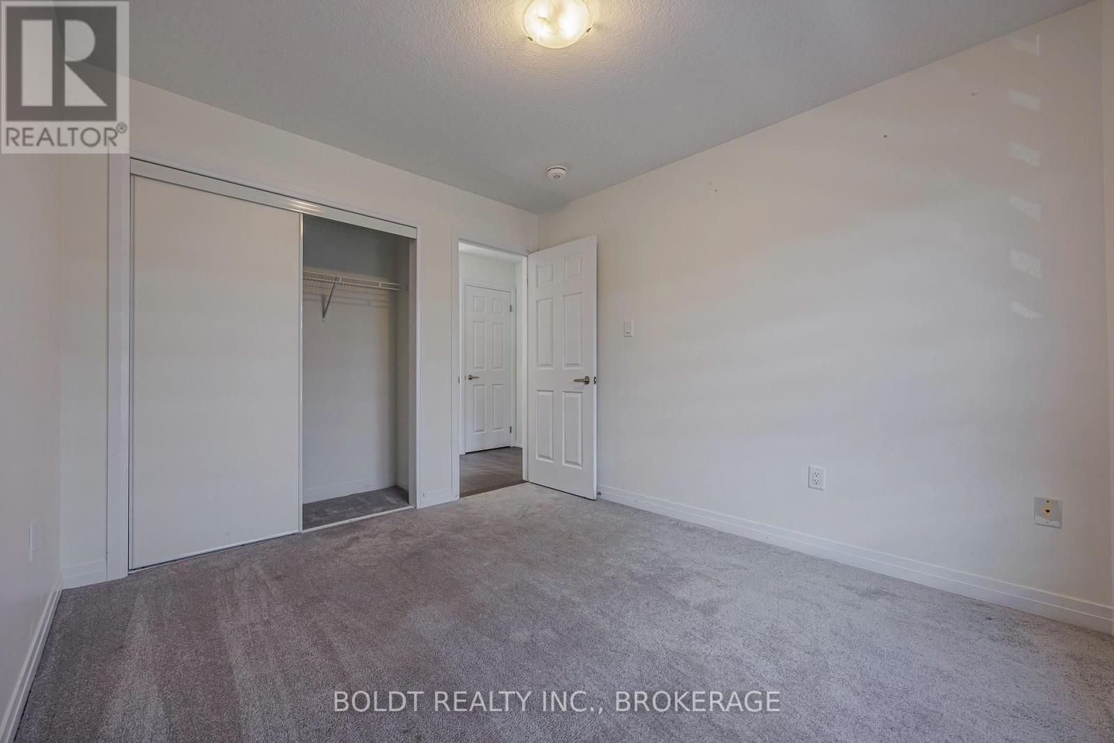 122 Brighton Lane, Thorold, Ontario  L2V 0N7 - Photo 19 - X12346811