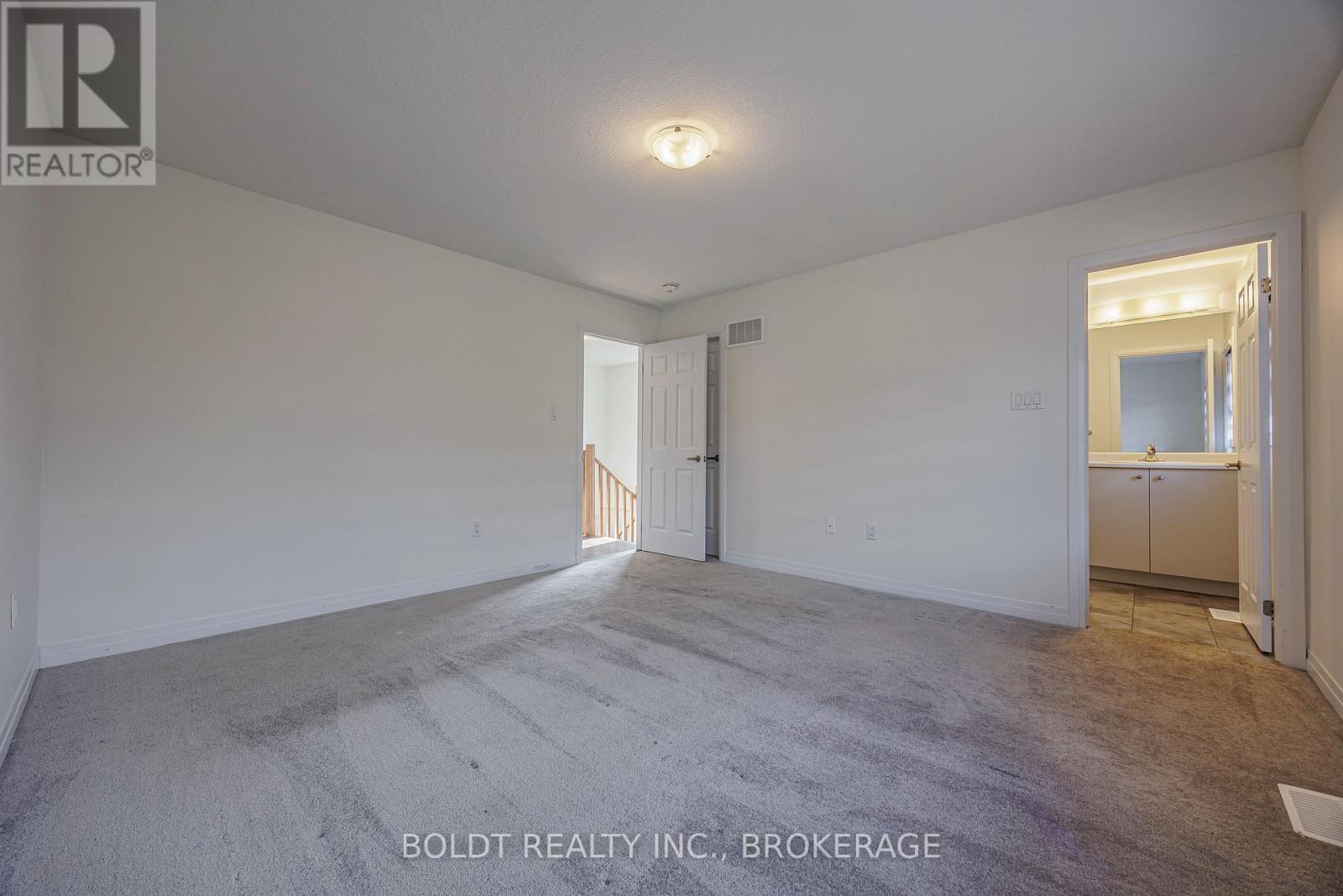 122 Brighton Lane, Thorold, Ontario  L2V 0N7 - Photo 21 - X12346811