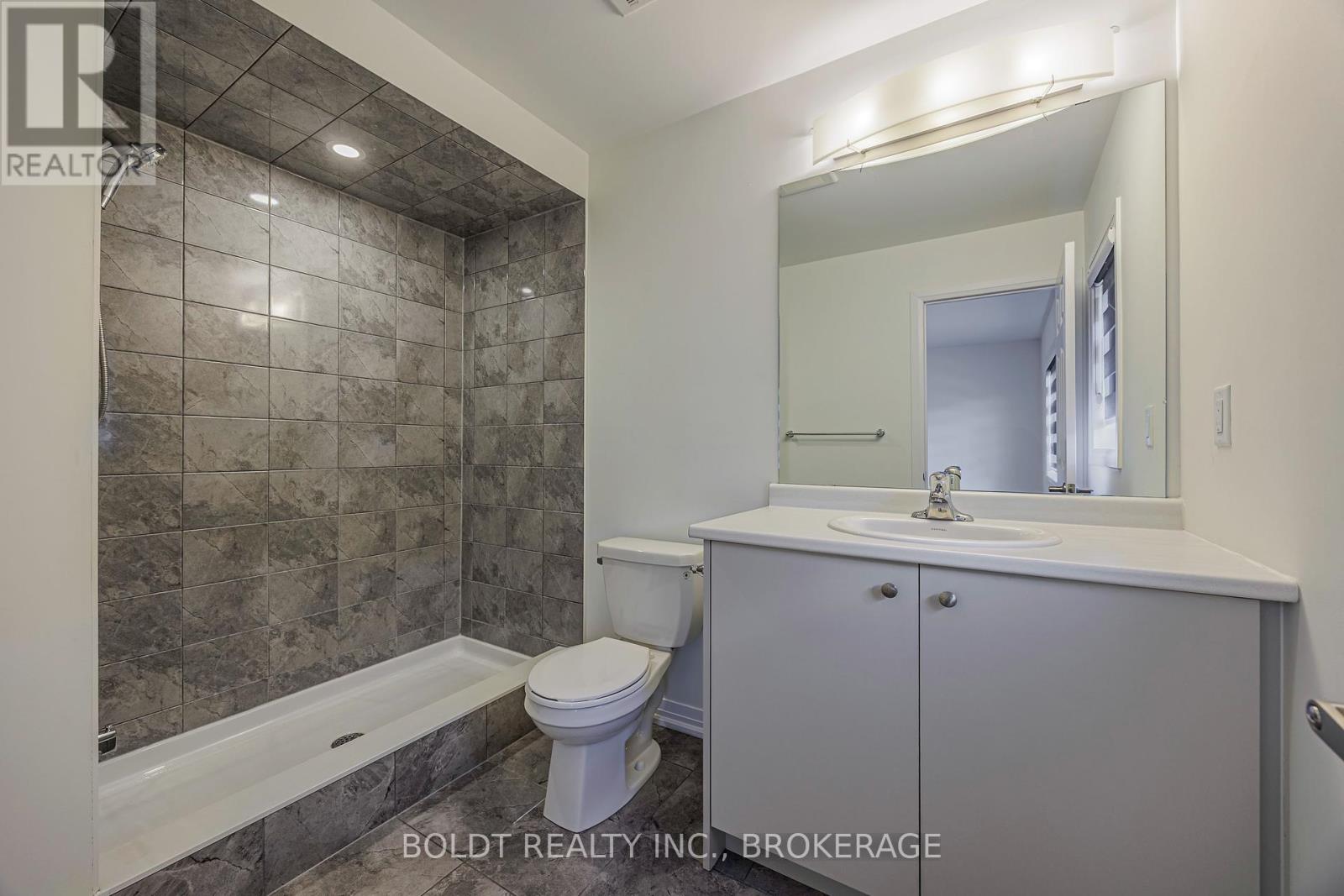 122 Brighton Lane, Thorold, Ontario  L2V 0N7 - Photo 22 - X12346811