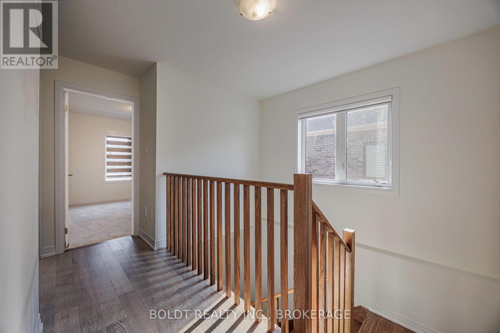 122 Brighton Lane, Thorold, Ontario  L2V 0N7 - Photo 23 - X12346811