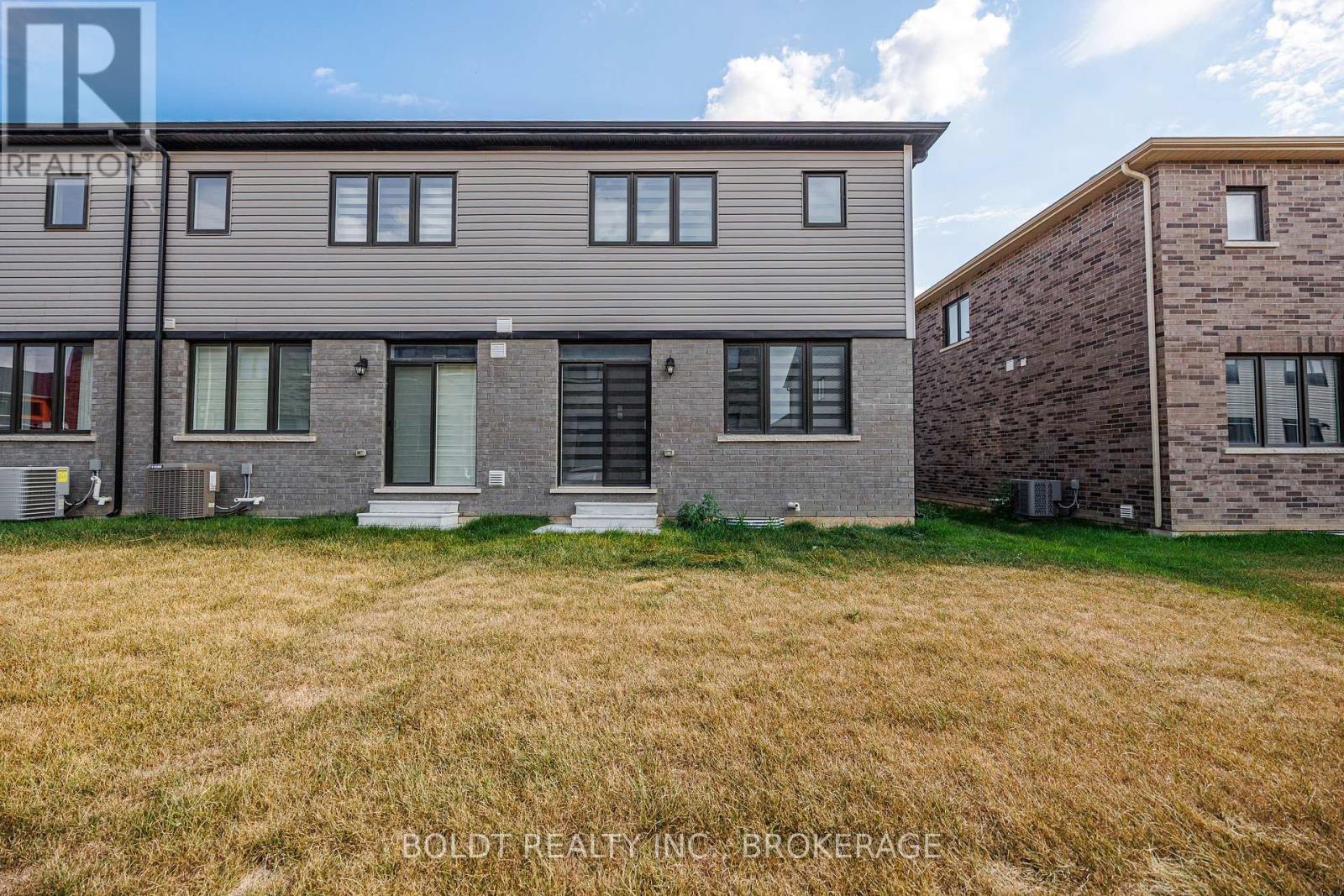 122 Brighton Lane, Thorold, Ontario  L2V 0N7 - Photo 25 - X12346811