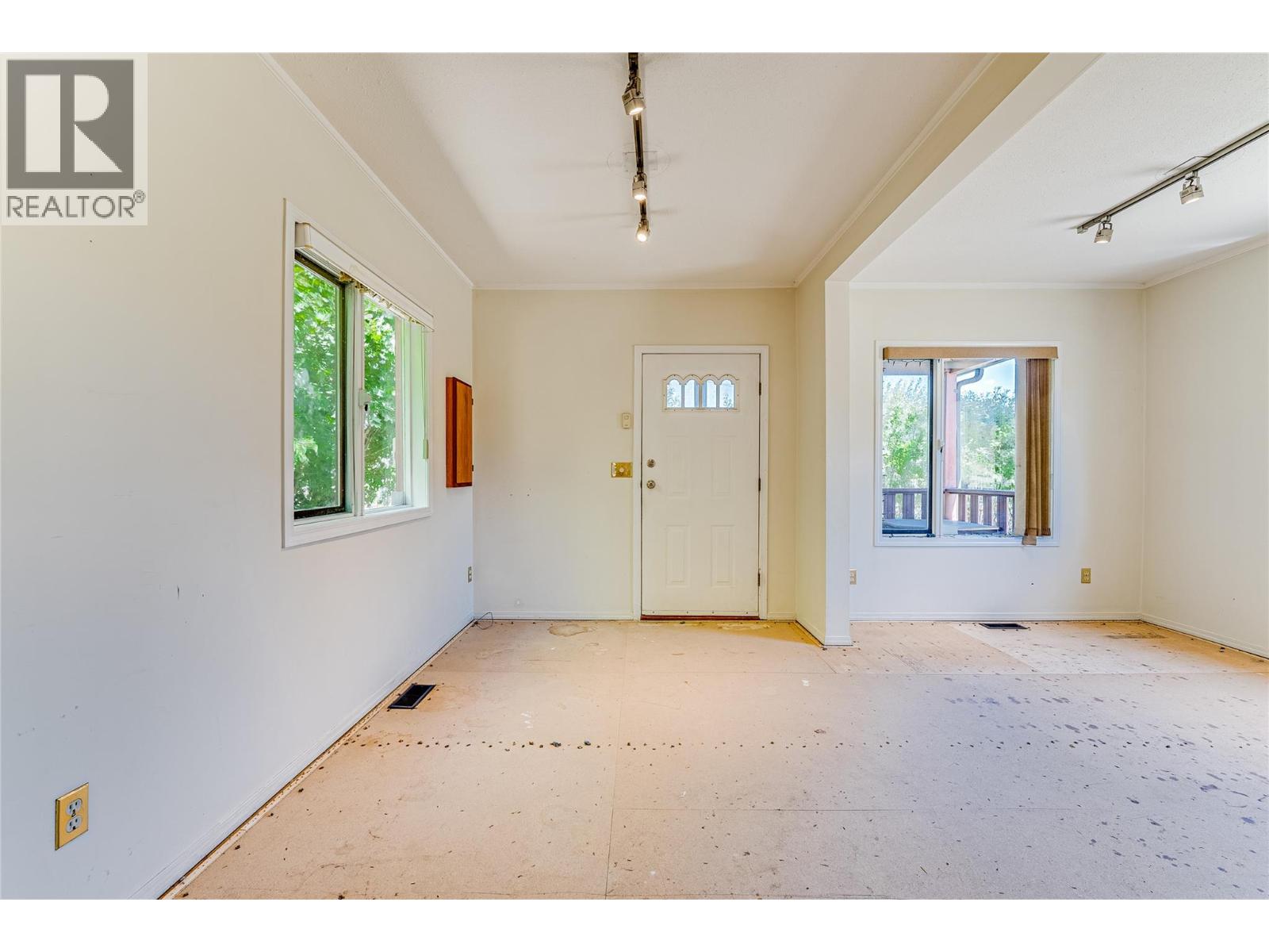 3400a 16 Avenue, Vernon, British Columbia  V1T 1A8 - Photo 6 - 10358853