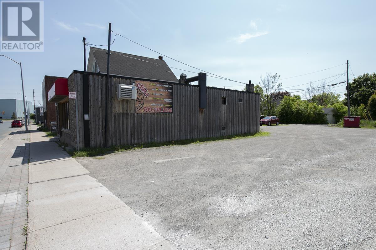 319 Korah Rd, Sault Ste. Marie, Ontario  P6C 4H2 - Photo 4 - SM252259