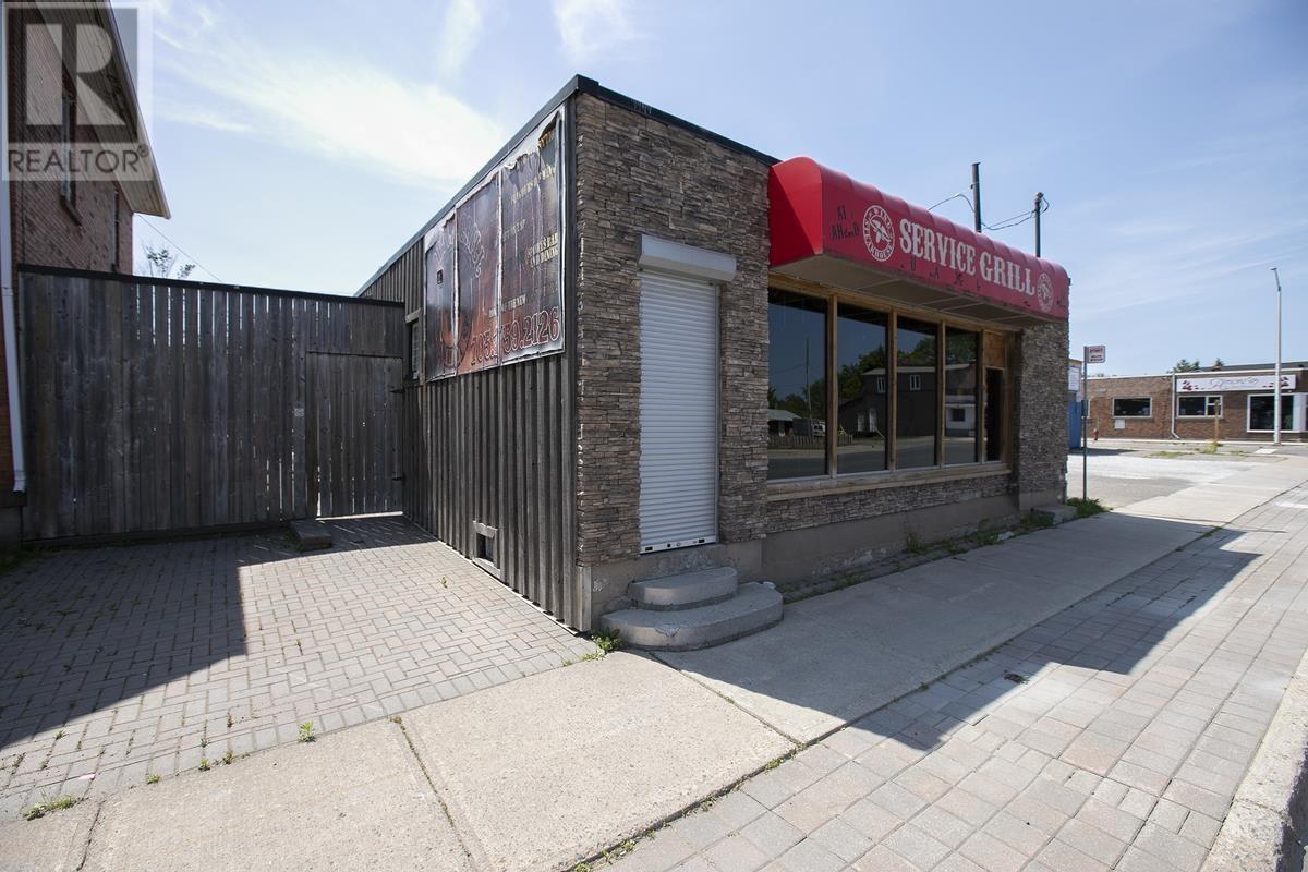 319 Korah Rd, Sault Ste. Marie, Ontario  P6C 4H2 - Photo 5 - SM252259