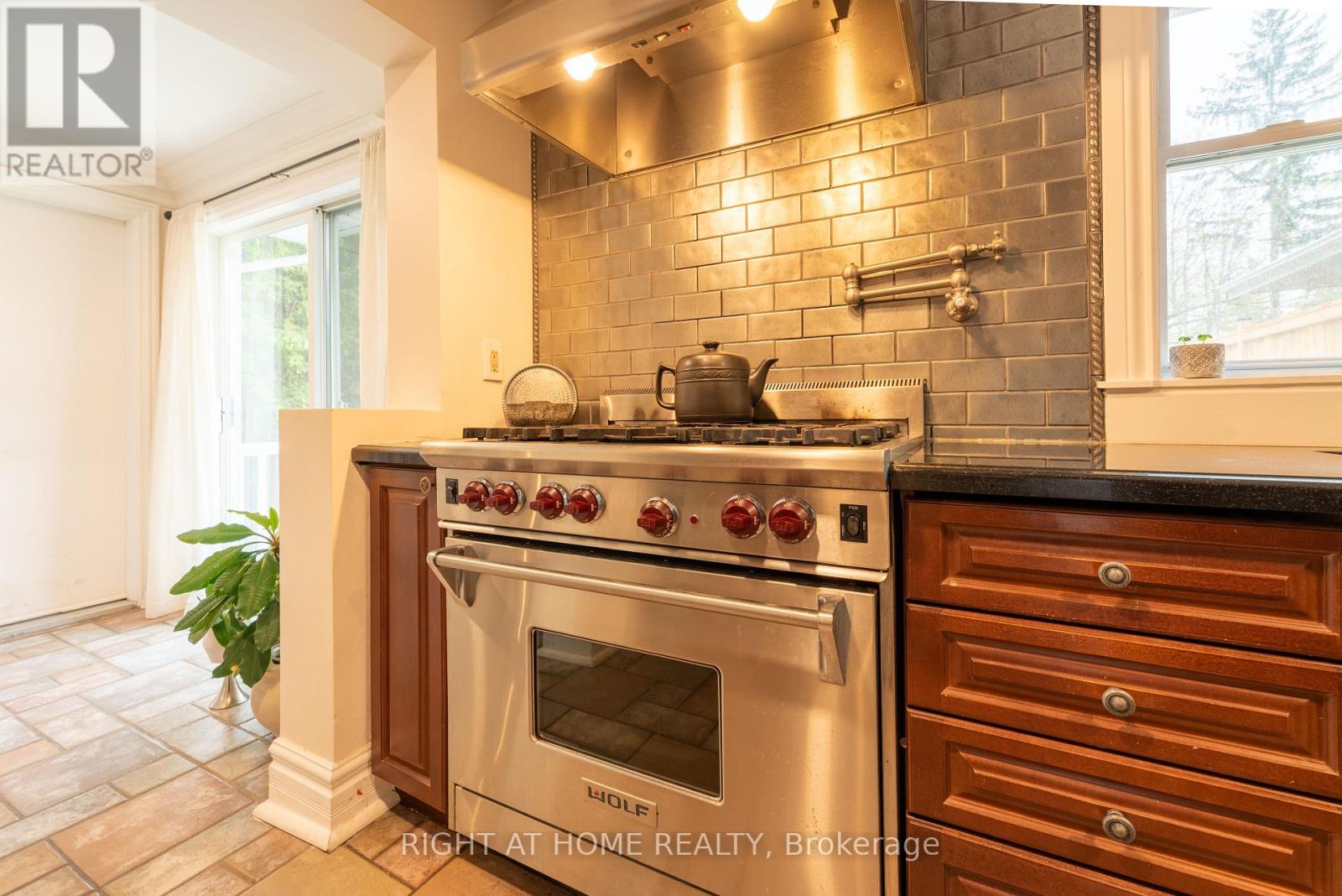 120 Wright Street, Richmond Hill, Ontario  L4C 4A5 - Photo 16 - N12346713