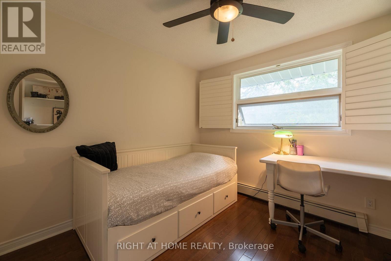 120 Wright Street, Richmond Hill, Ontario  L4C 4A5 - Photo 22 - N12346713