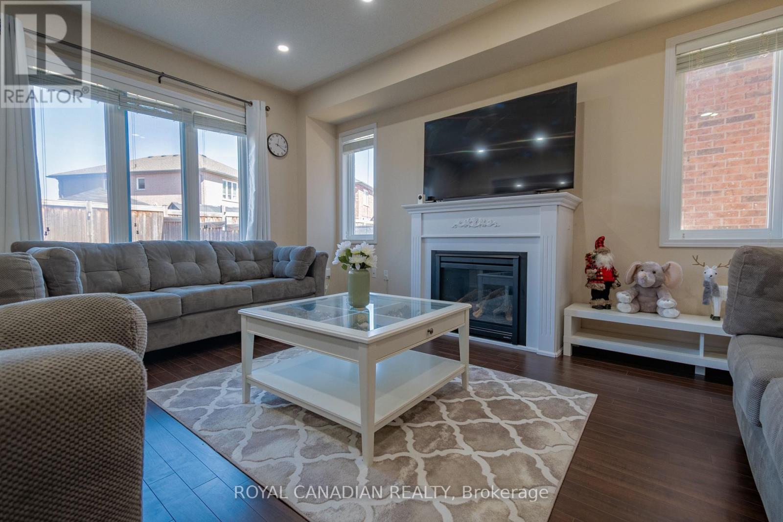213 Richardson Crescent, Bradford West Gwillimbury (Bradford), Ontario  L3Z 0R5 - Photo 15 - N12346781