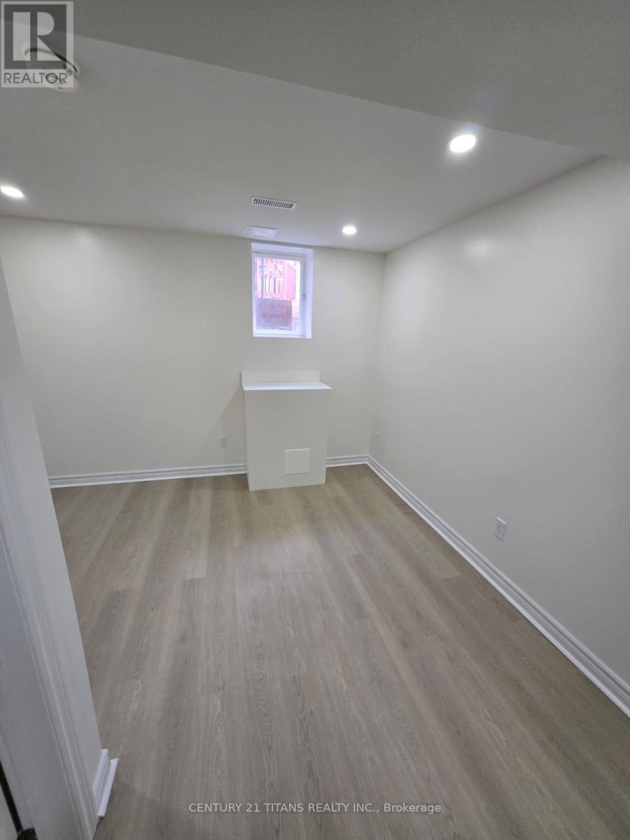 14 Demoray Court, Markham, Ontario L6E 2E8 - Photo 7 - N12346790