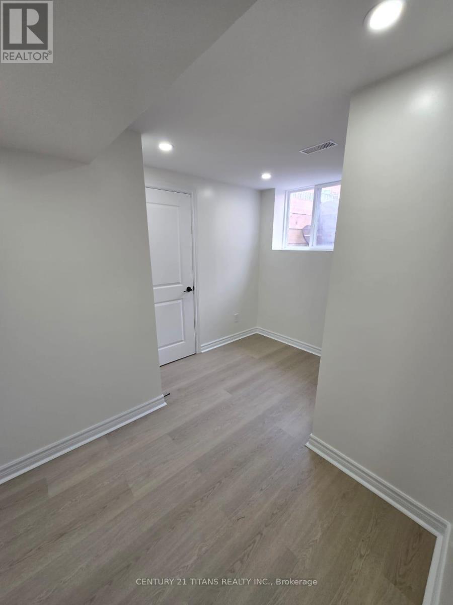 14 Demoray Court, Markham, Ontario L6E 2E8 - Photo 9 - N12346790