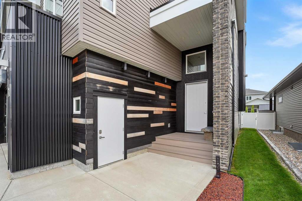 Property at 102 Longmire Close image 3