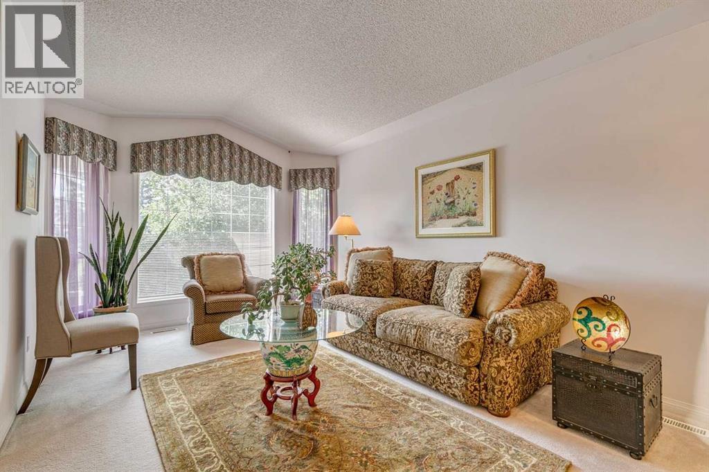 Property at 12 Sierra Morena Way SW image 3