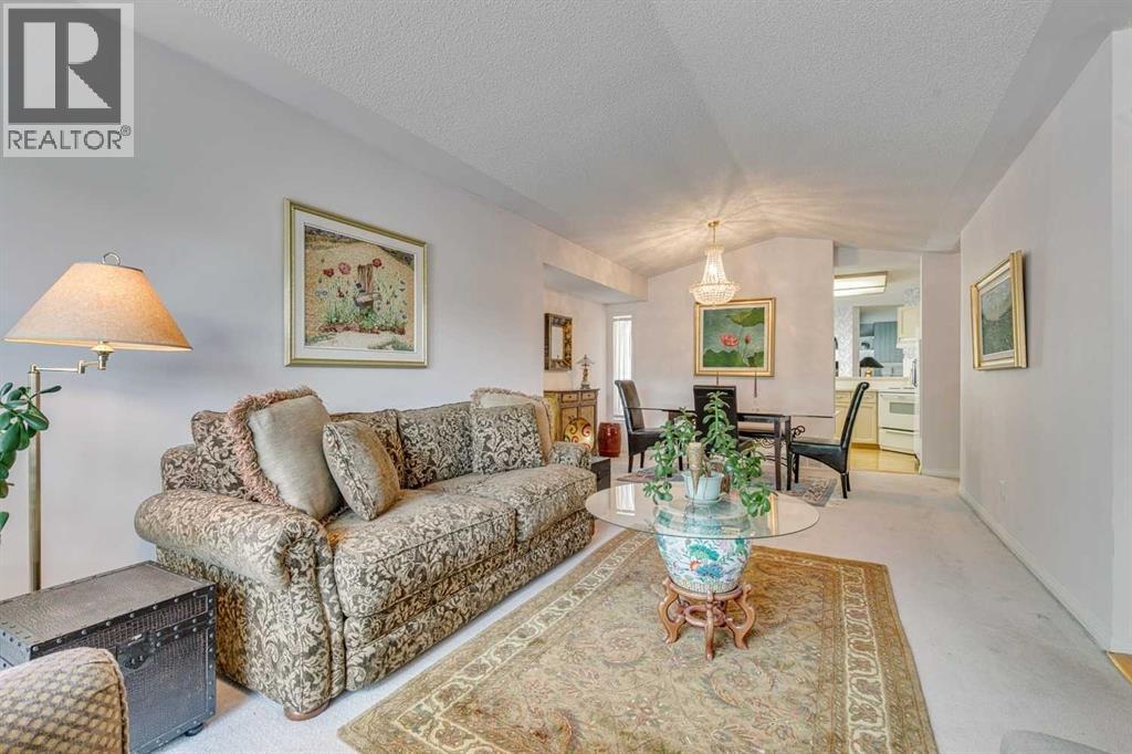 Property at 12 Sierra Morena Way SW image 4