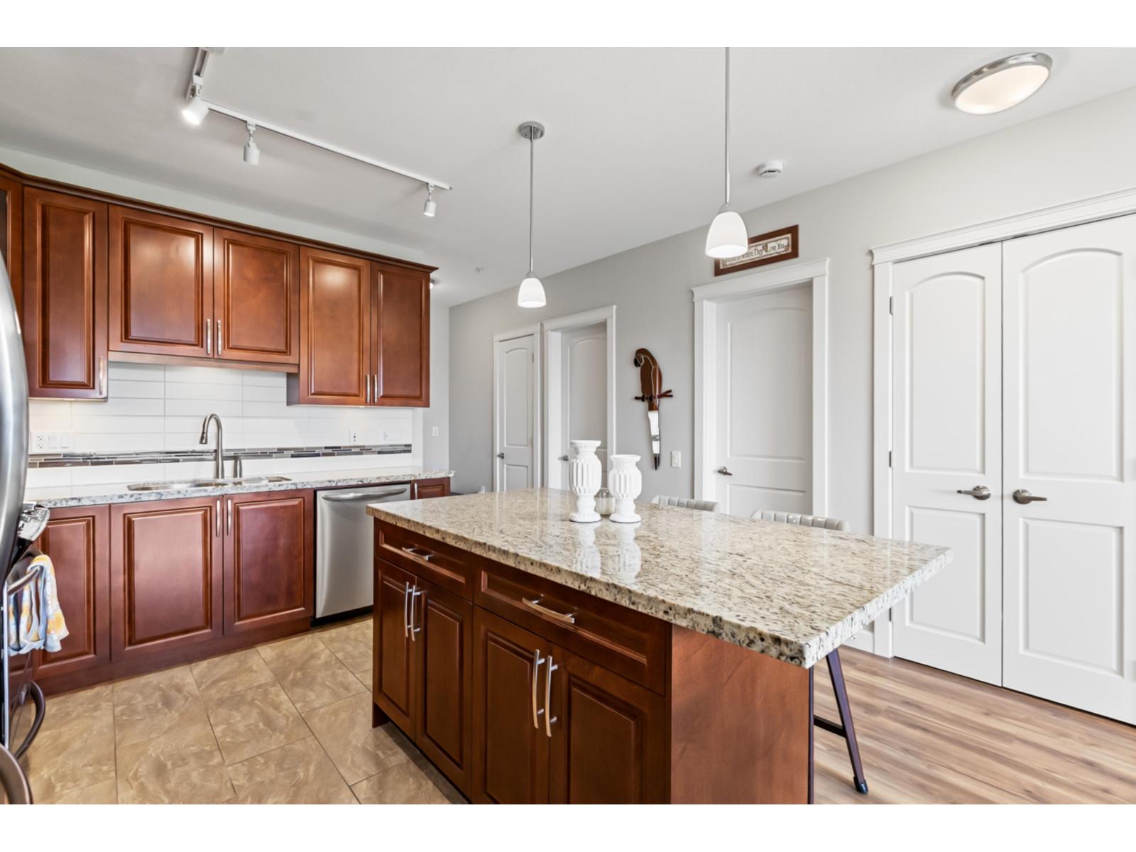 527a 8157 207 Street, Langley, British Columbia V2Y 0V3 - Photo 11 - R3037488