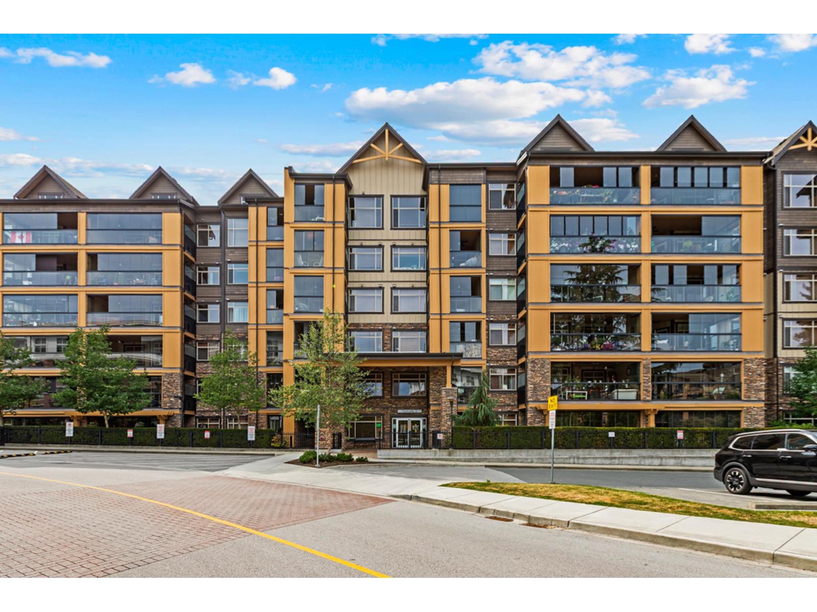 527a 8157 207 Street, Langley, British Columbia V2Y 0V3 - Photo 1 - R3037488