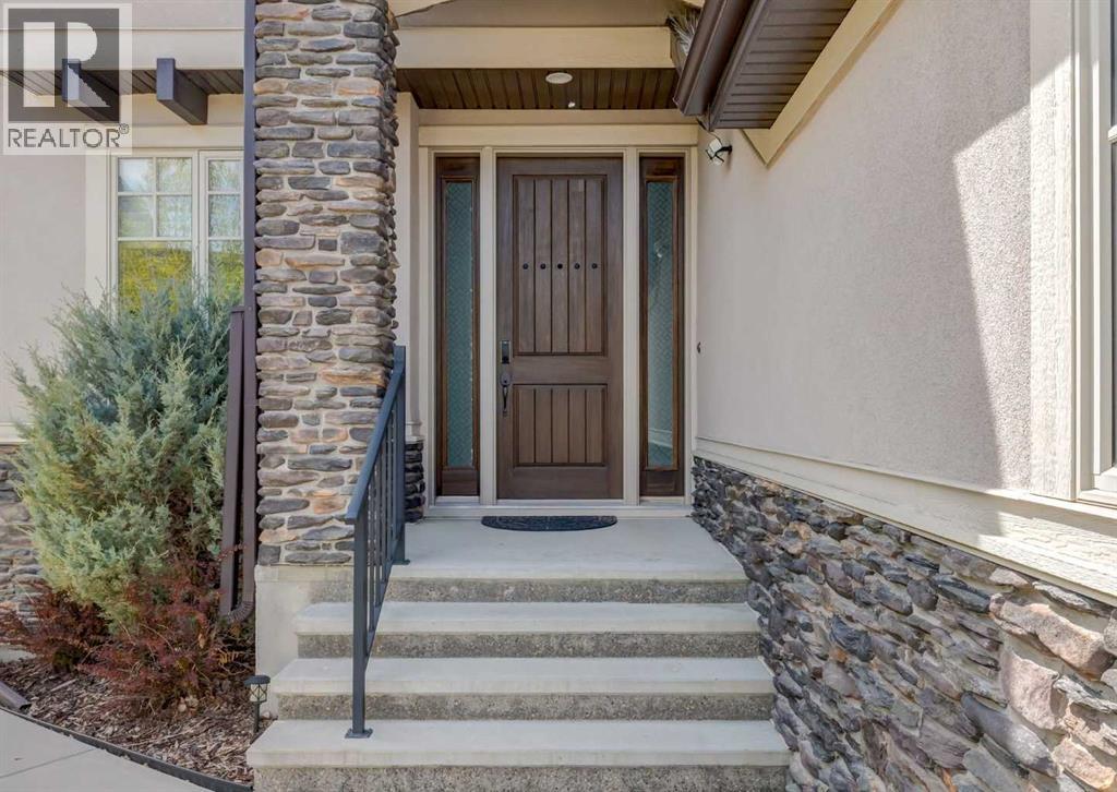 Property at 72 Rockcliff Grove NW image 2