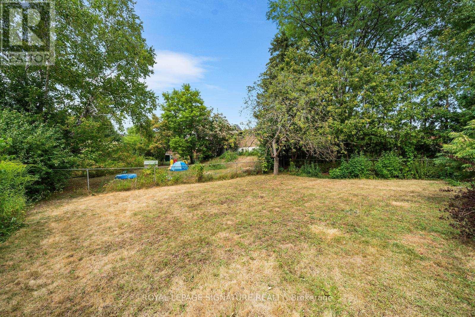 Main & Upper Level - 10 Rochelle Crescent, Toronto, Ontario  M2J 1Y4 - Photo 33 - C12346801