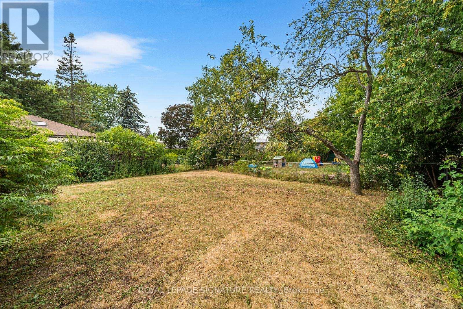 Main & Upper Level - 10 Rochelle Crescent, Toronto, Ontario  M2J 1Y4 - Photo 37 - C12346801