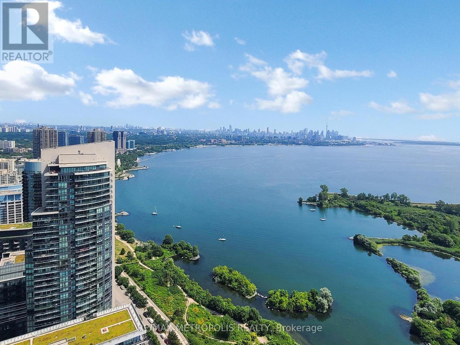 Property at 4504 - 20 SHORE BREEZE DRIVE image 1
