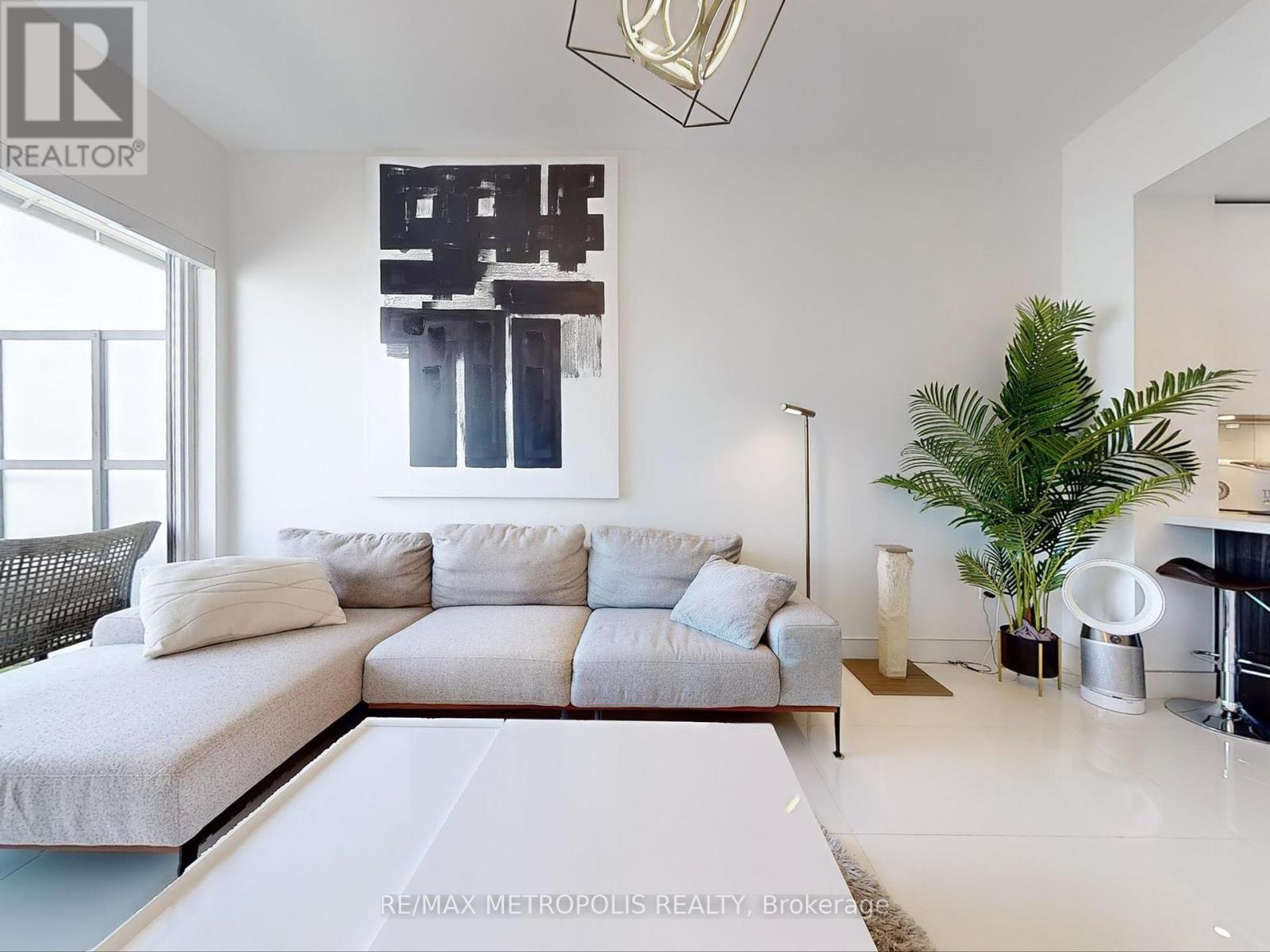 4504 - 20 Shore Breeze Drive, Toronto (Mimico), Ontario  M8V 0C7 - Photo 9 - W12346682