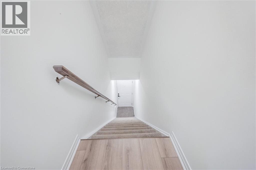 Property at 25 ISHERWOOD Avenue image 4