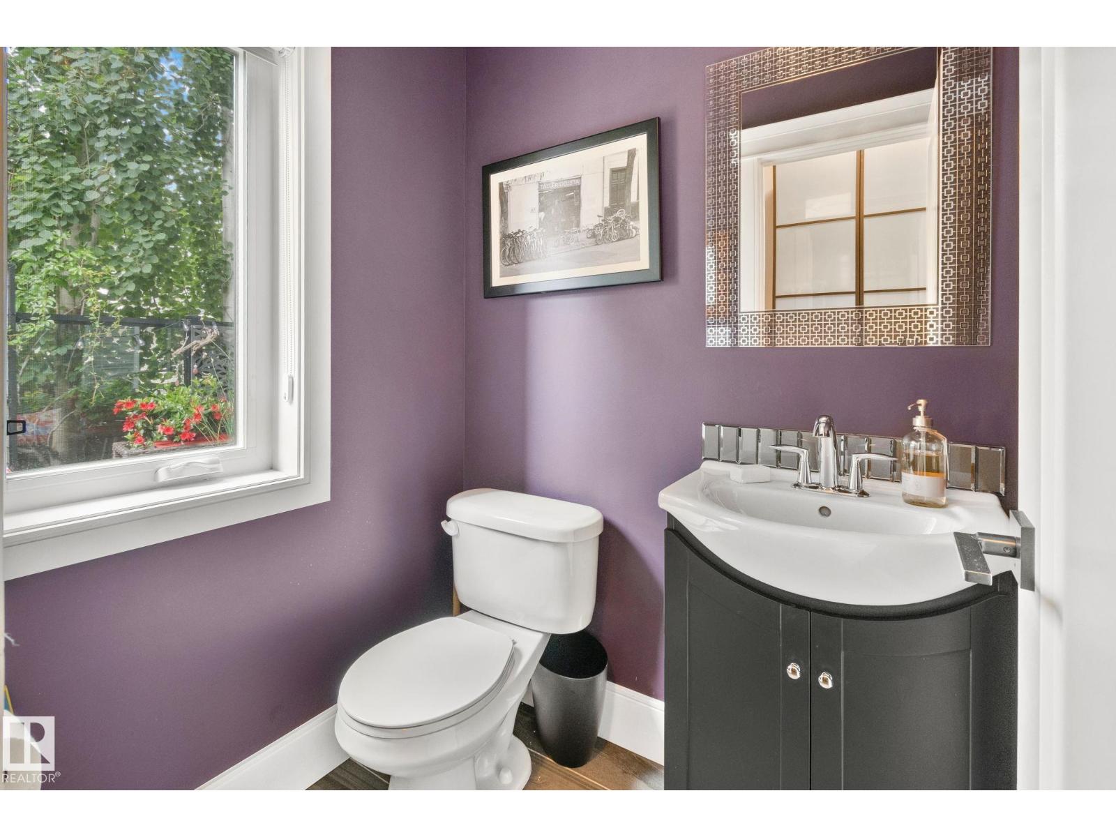 Property at 11121 81 AV NW image 4