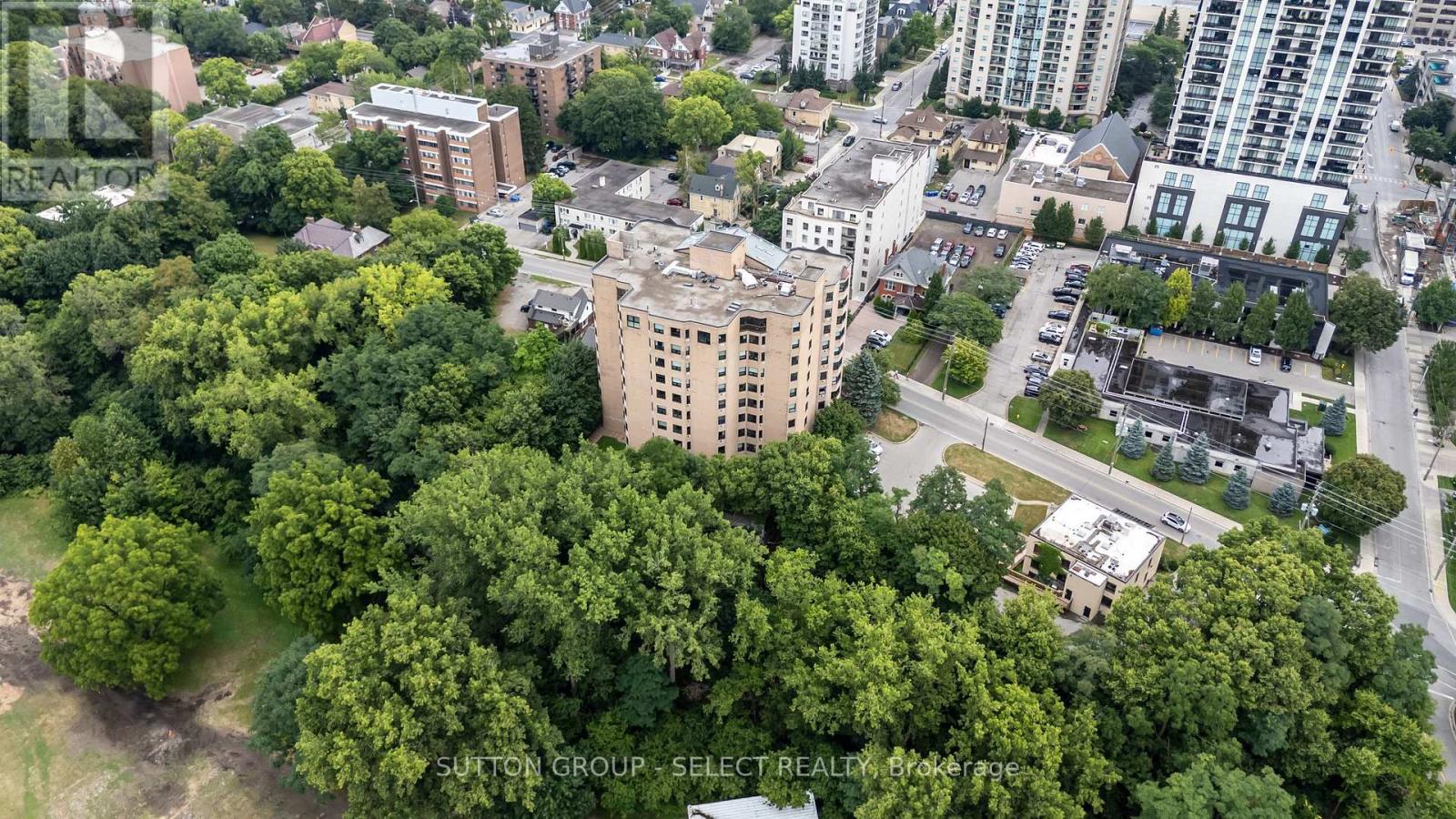 304 - 549 Ridout Street N, London East, Ontario  N6A 5N5 - Photo 2 - X12346979