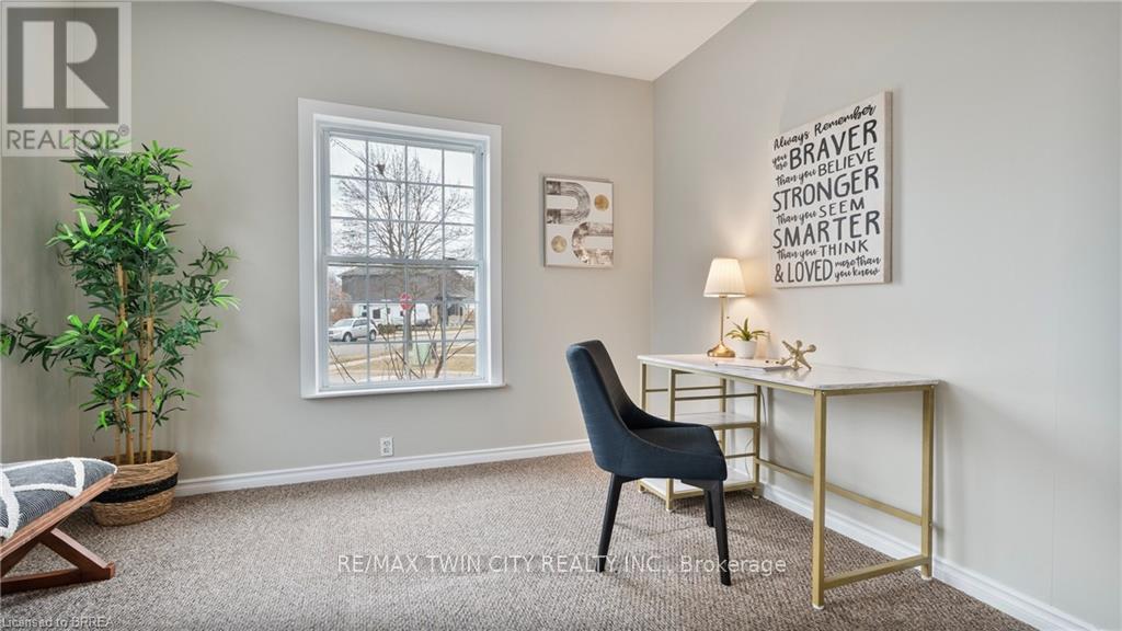 63 Walter Street, Brantford, Ontario  N3S 1N7 - Photo 8 - X12346667