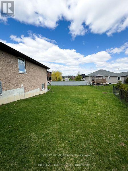15 Spartan Court, Quinte West (Murray Ward), Ontario  K8V 5P4 - Photo 19 - X12346683