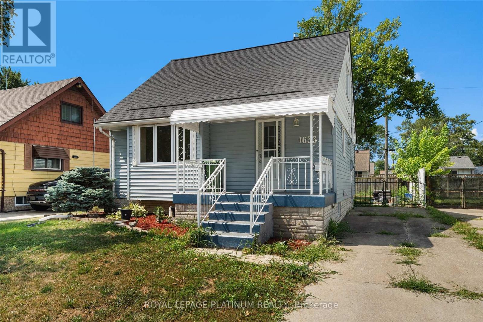 1633 Norman Road, Windsor, Ontario  N8Y 4N6 - Photo 3 - X12346694