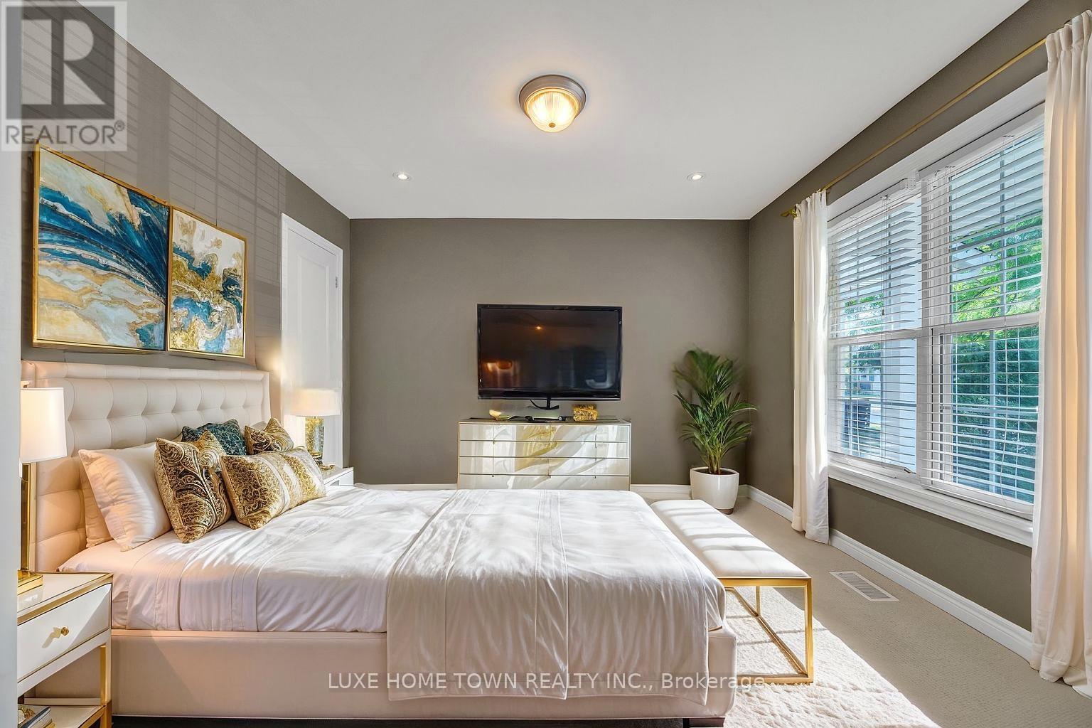 2 Chicory Crescent, St. Catharines, Ontario  L2R 0A5 - Photo 8 - X12346756