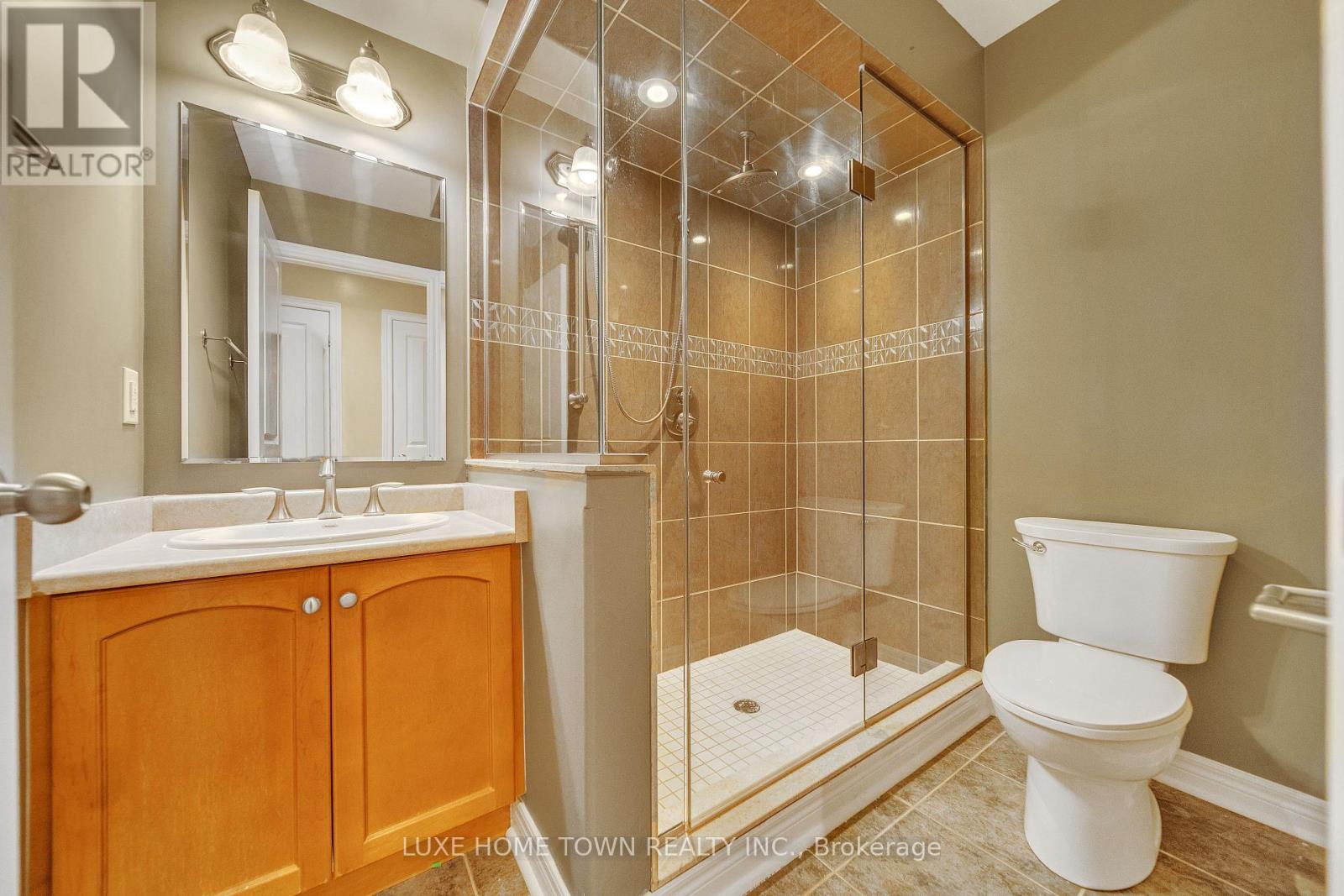 2 Chicory Crescent, St. Catharines, Ontario  L2R 0A5 - Photo 9 - X12346756