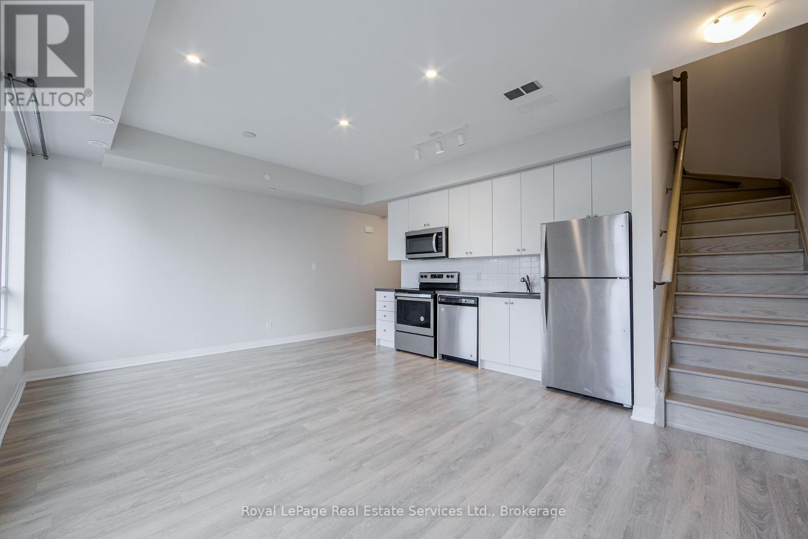 16 - 1238 Cawthra Road, Mississauga, Ontario  L5G 0B6 - Photo 3 - W12346895