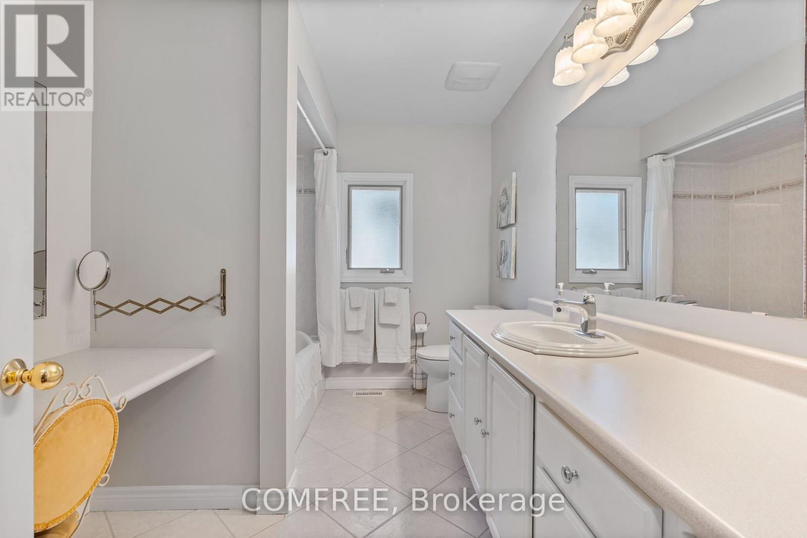 4168 Dimambro Court, Windsor, Ontario  N9G 2V2 - Photo 20 - X12346887