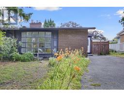 52 BOWHILL AVENUE, Ottawa, Ontario