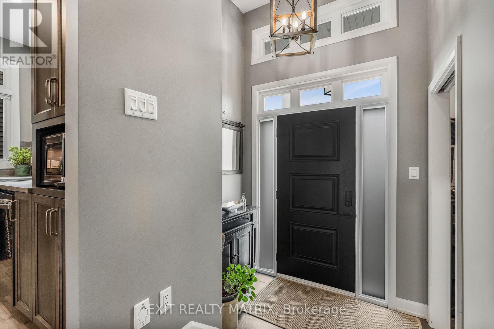 Property at 482 CENTRAL PARK BOULEVARD image 3