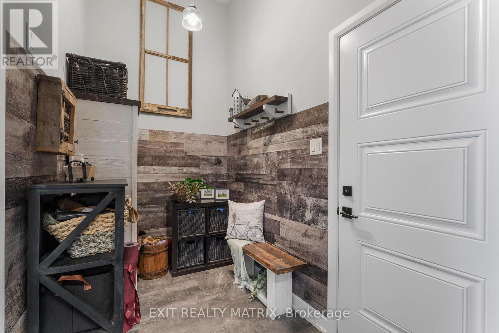 Property at 482 CENTRAL PARK BOULEVARD image 4