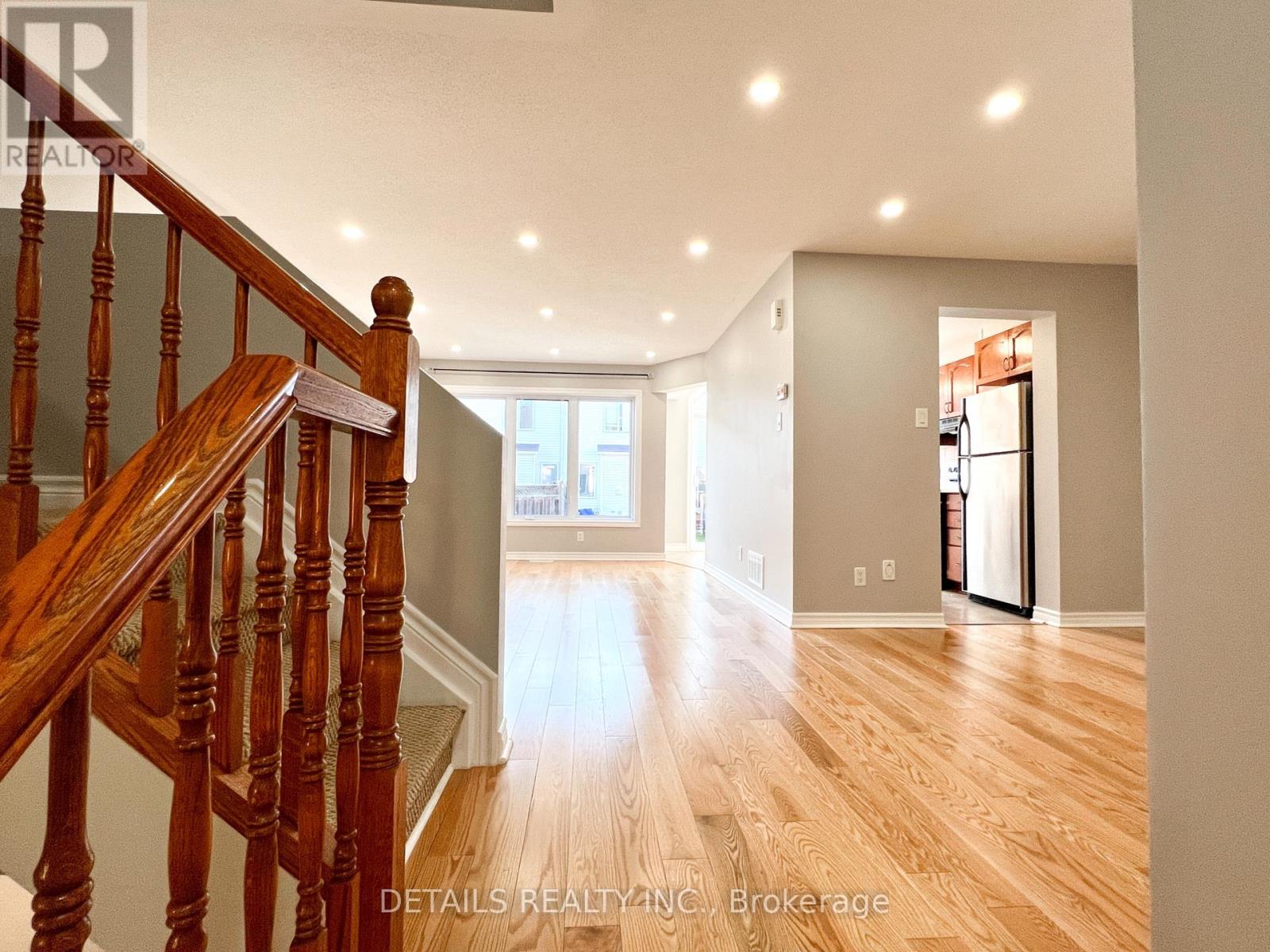 497 Temiskaming Crescent, Ottawa, Ontario  K2J 0V6 - Photo 2 - X12346956