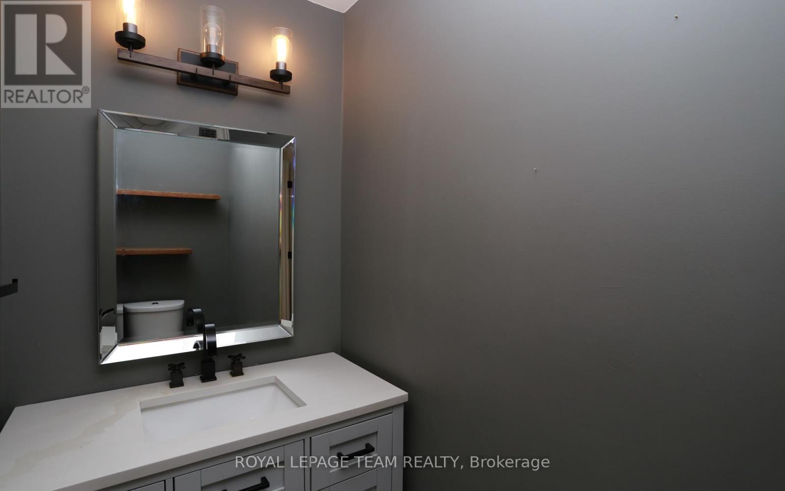 78 Friendly Crescent, Ottawa, Ontario  K2S 2B5 - Photo 19 - X12347007